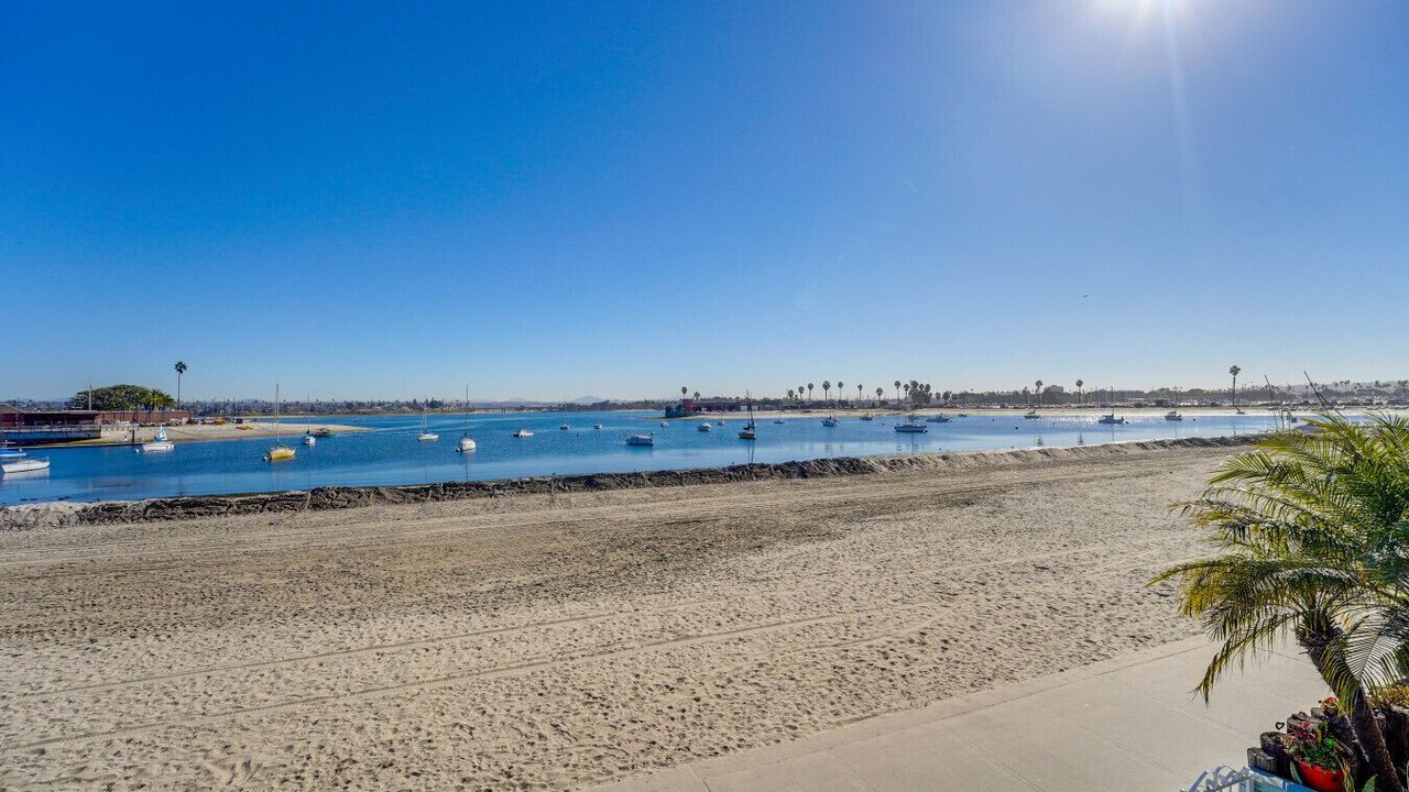 Photo of Patio Balcony in Central Mission Beach