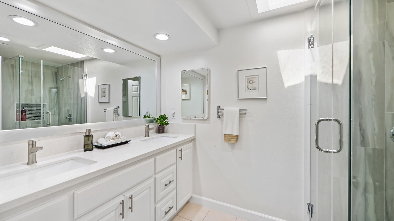 Photo of Bathroom in Orange