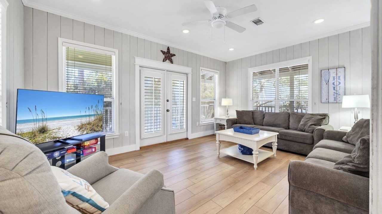 Photo of Livingroom in Dune Allen Beach