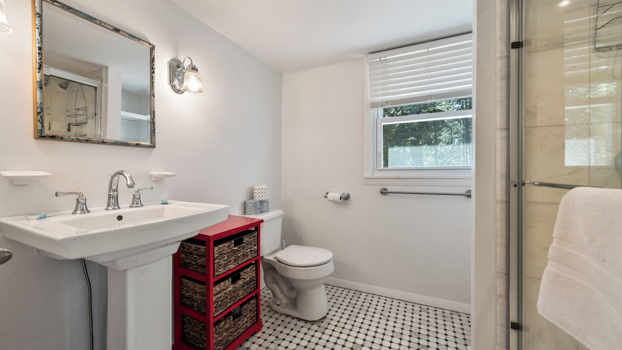 Photo of Bathroom in Oquossoc