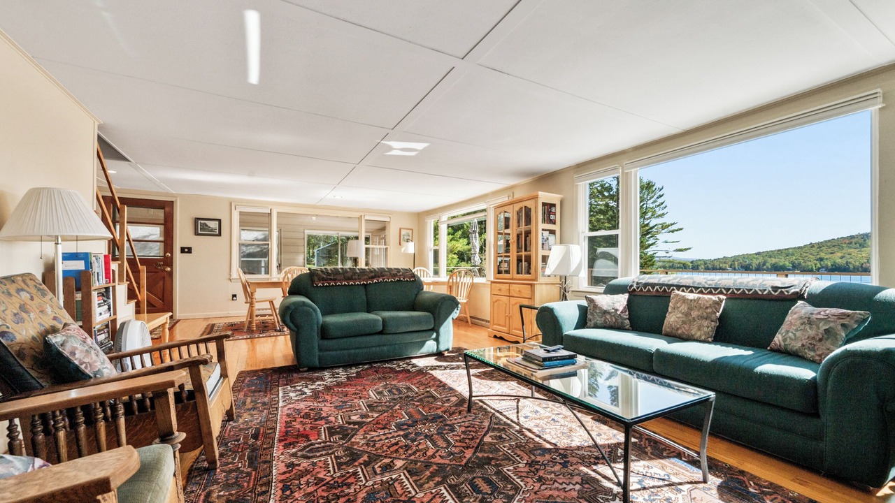 Photo of Livingroom in Oquossoc