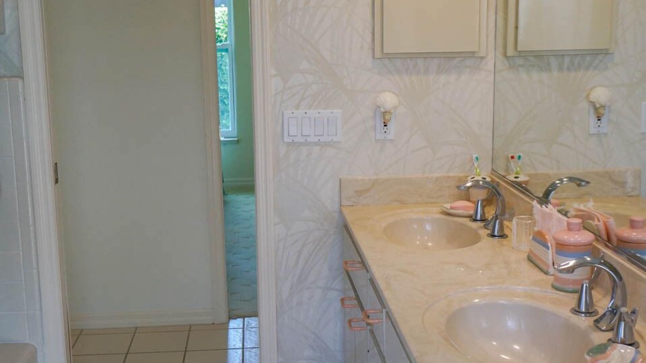 Photo of Bathroom in Plantation