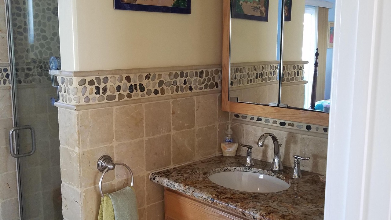 Photo of Bathroom in Cardiff-by-the-Sea