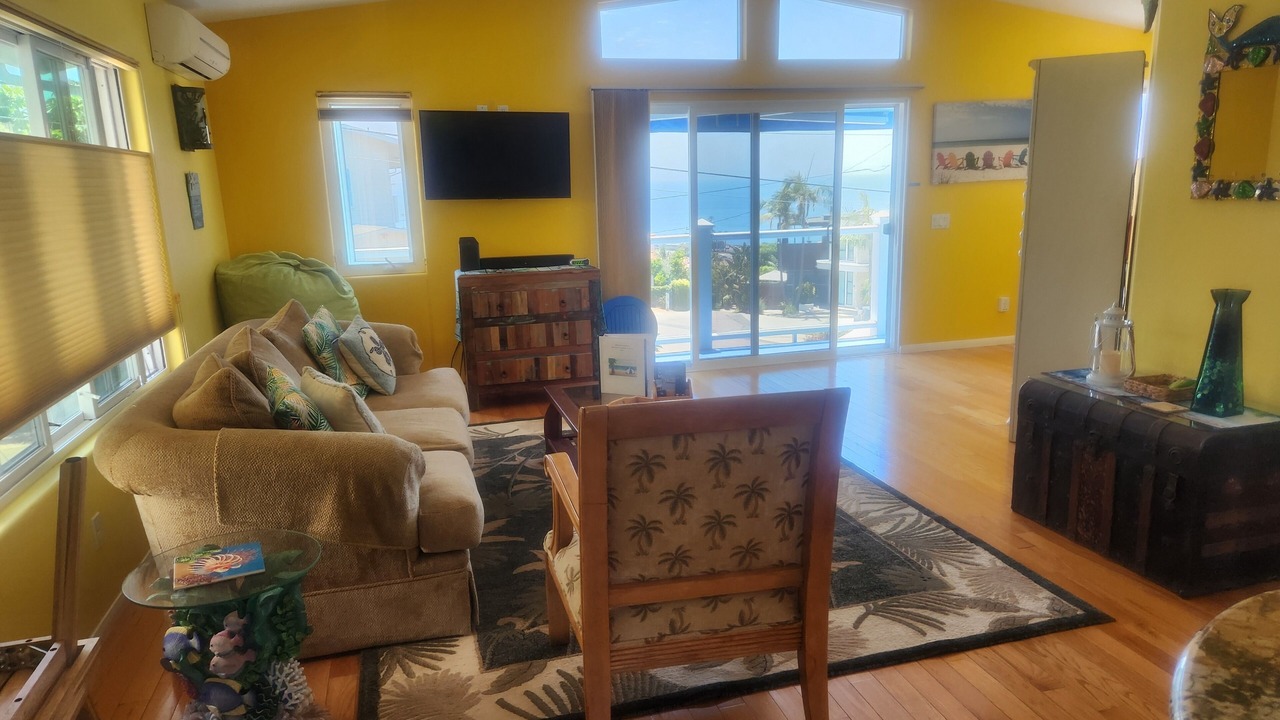 Photo of Livingroom in Cardiff-by-the-Sea