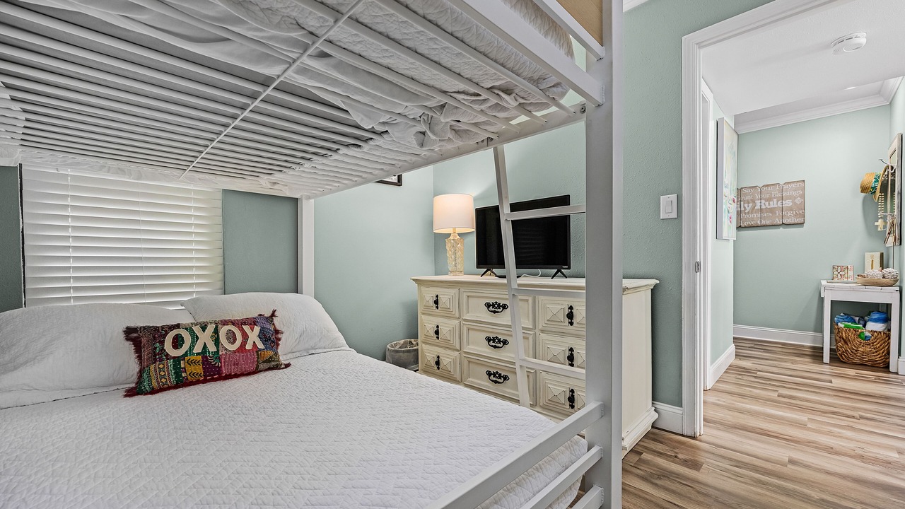 Photo of Bedroom in Navarre Beach