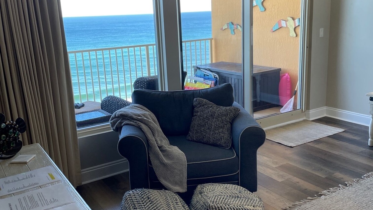 Photo of Livingroom in Lower Grand Lagoon