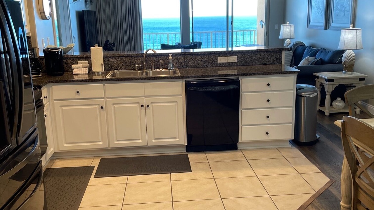 Photo of Kitchen in Lower Grand Lagoon