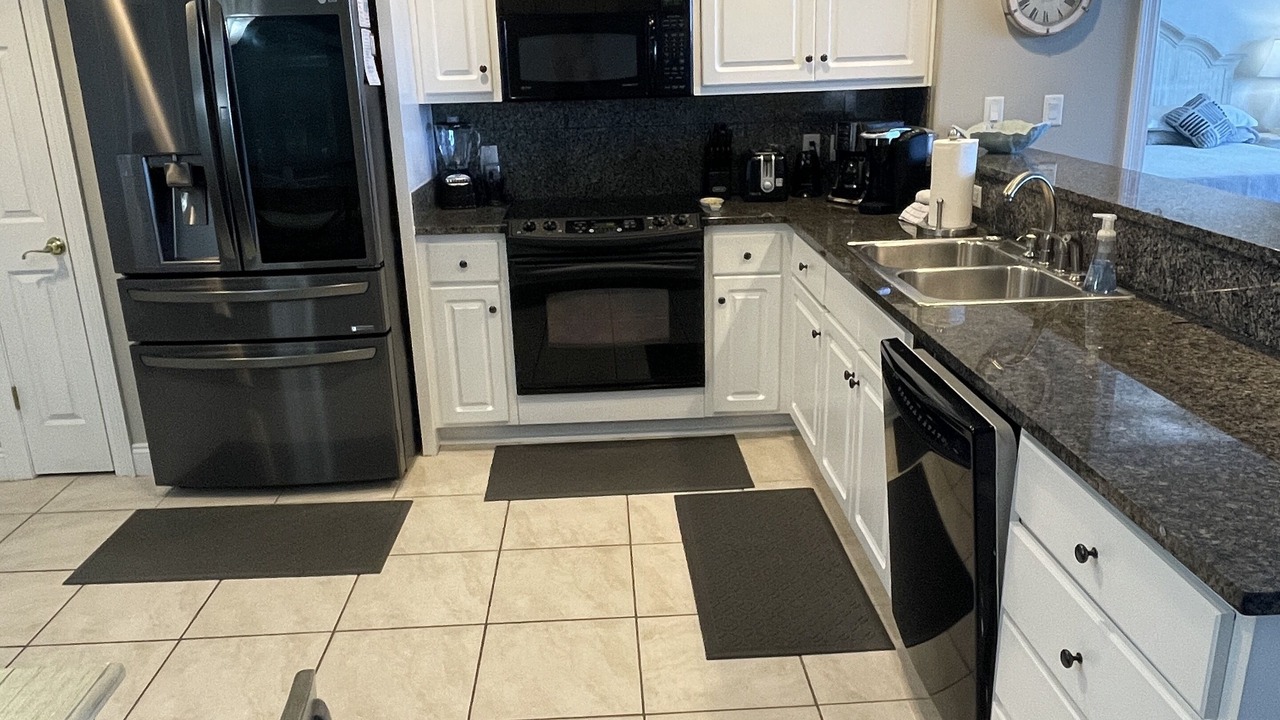 Photo of Kitchen in Lower Grand Lagoon