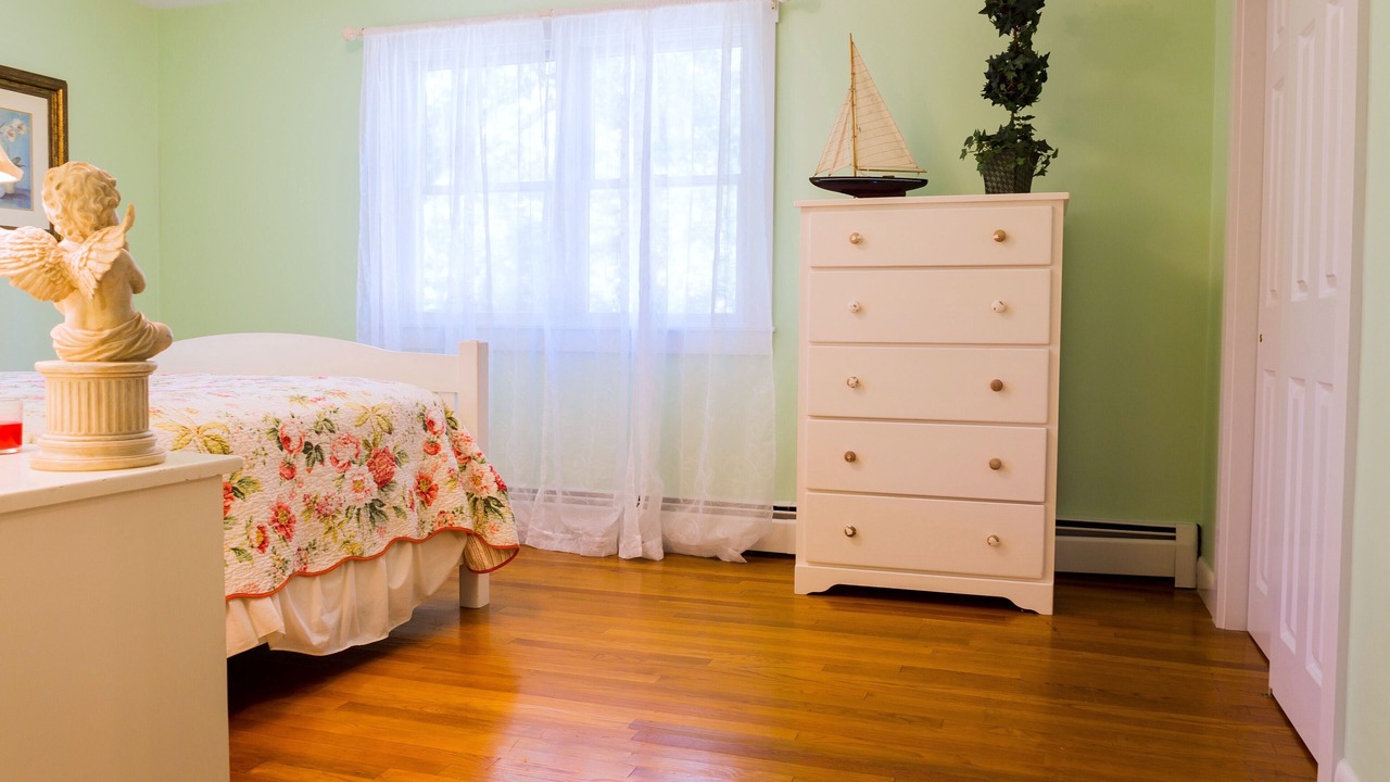 Photo of Bedroom in Glen Cove