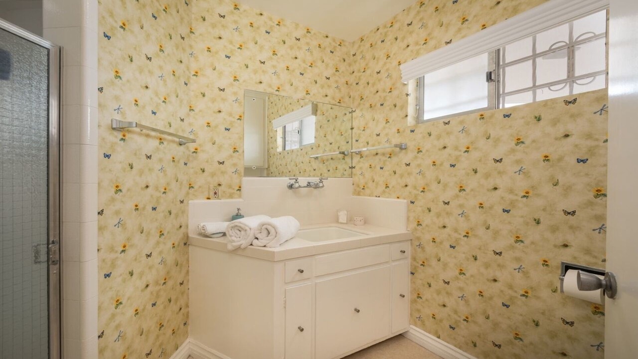 Photo of Bathroom in Ladera Heights
