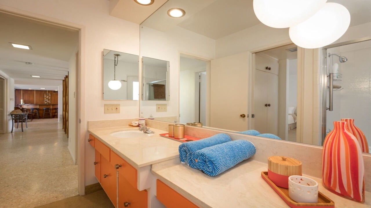 Photo of Bathroom in Ladera Heights