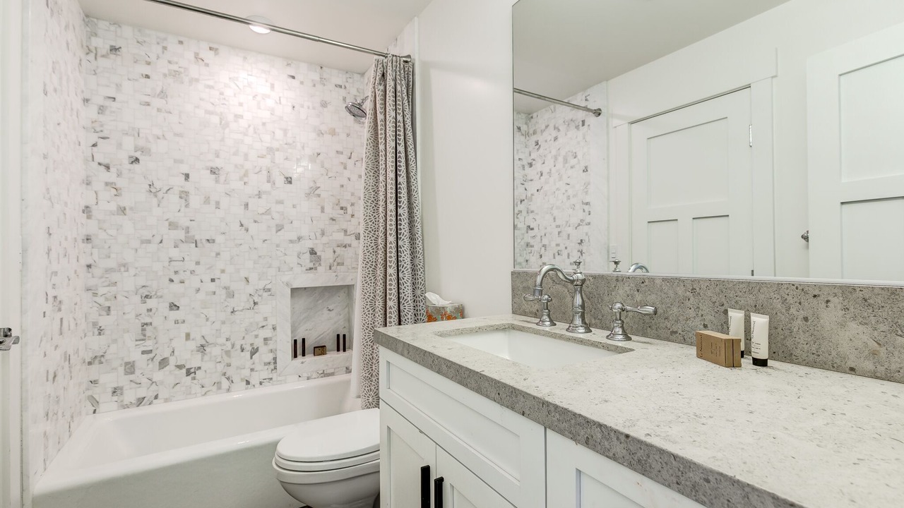 Photo of Bathroom in Corona del Mar