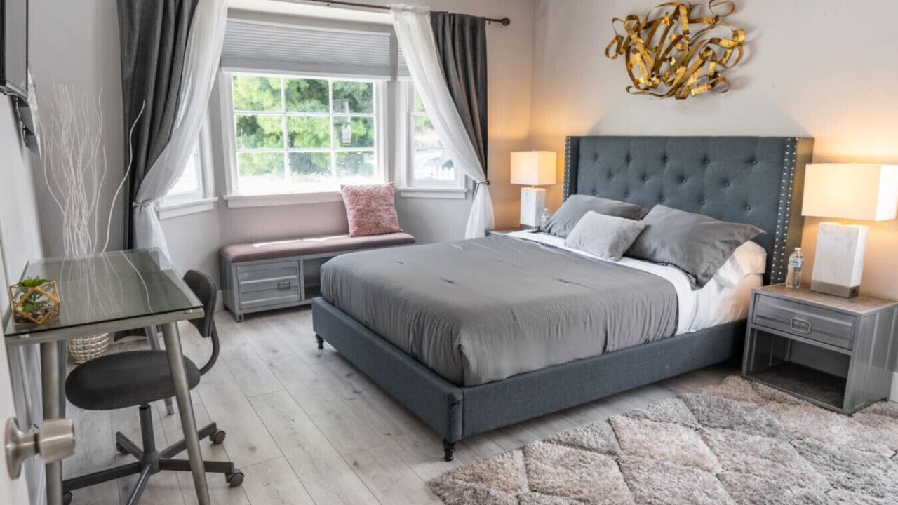 Photo of Bedroom in NoHo Arts District