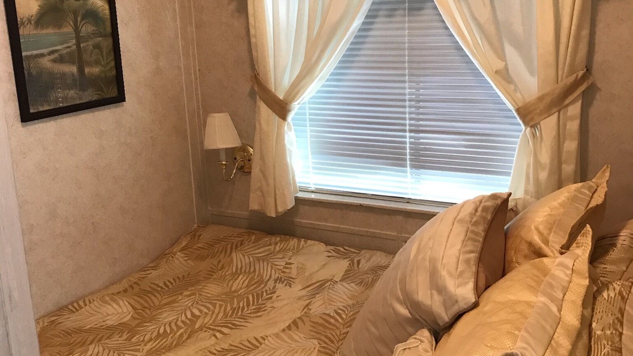 Photo of Bedroom in Upper Grand Lagoon