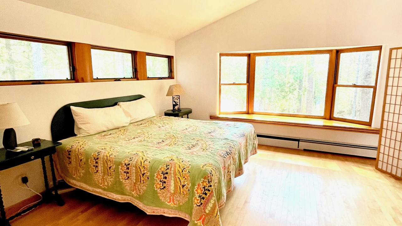 Photo of Bedroom in Seal Cove