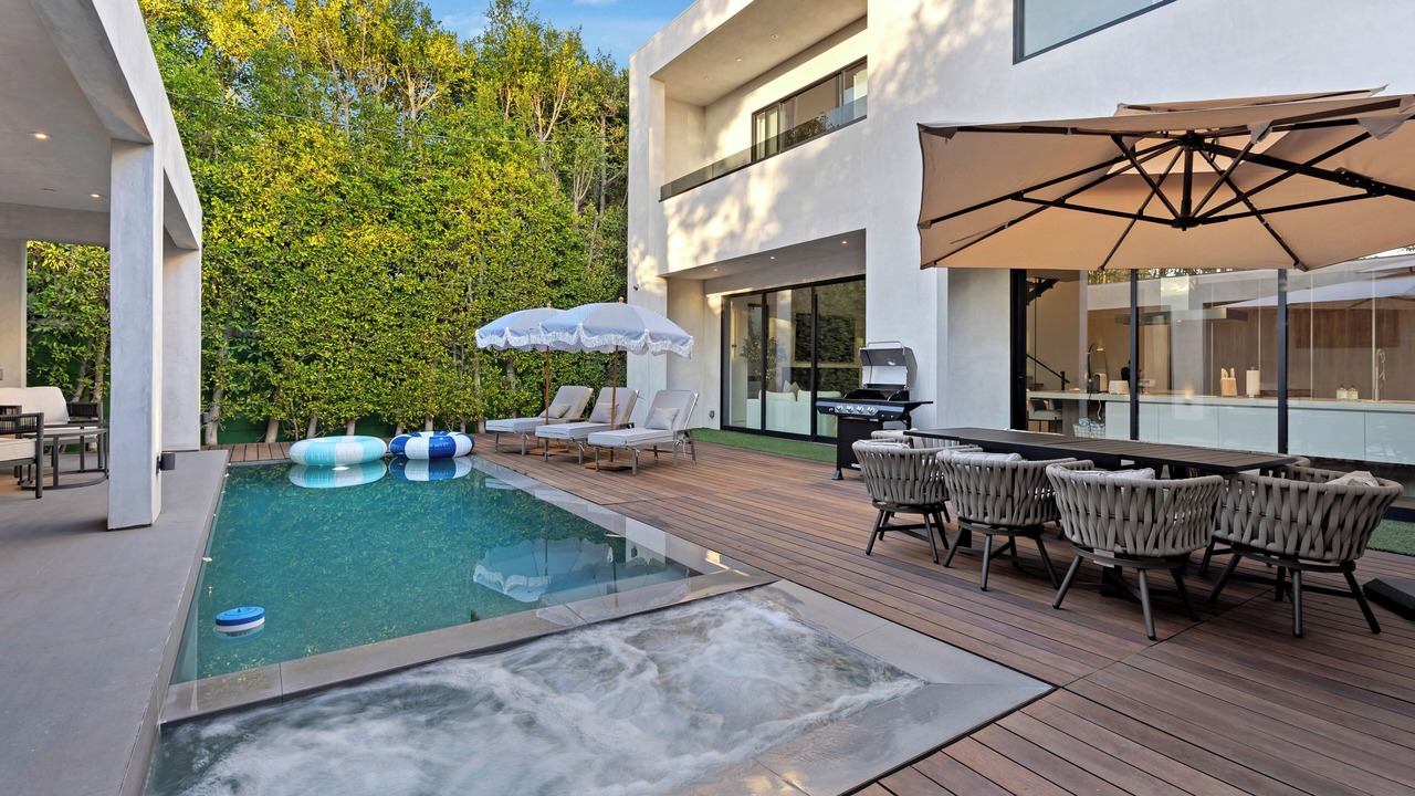Photo of Outdoor in Beverly Grove