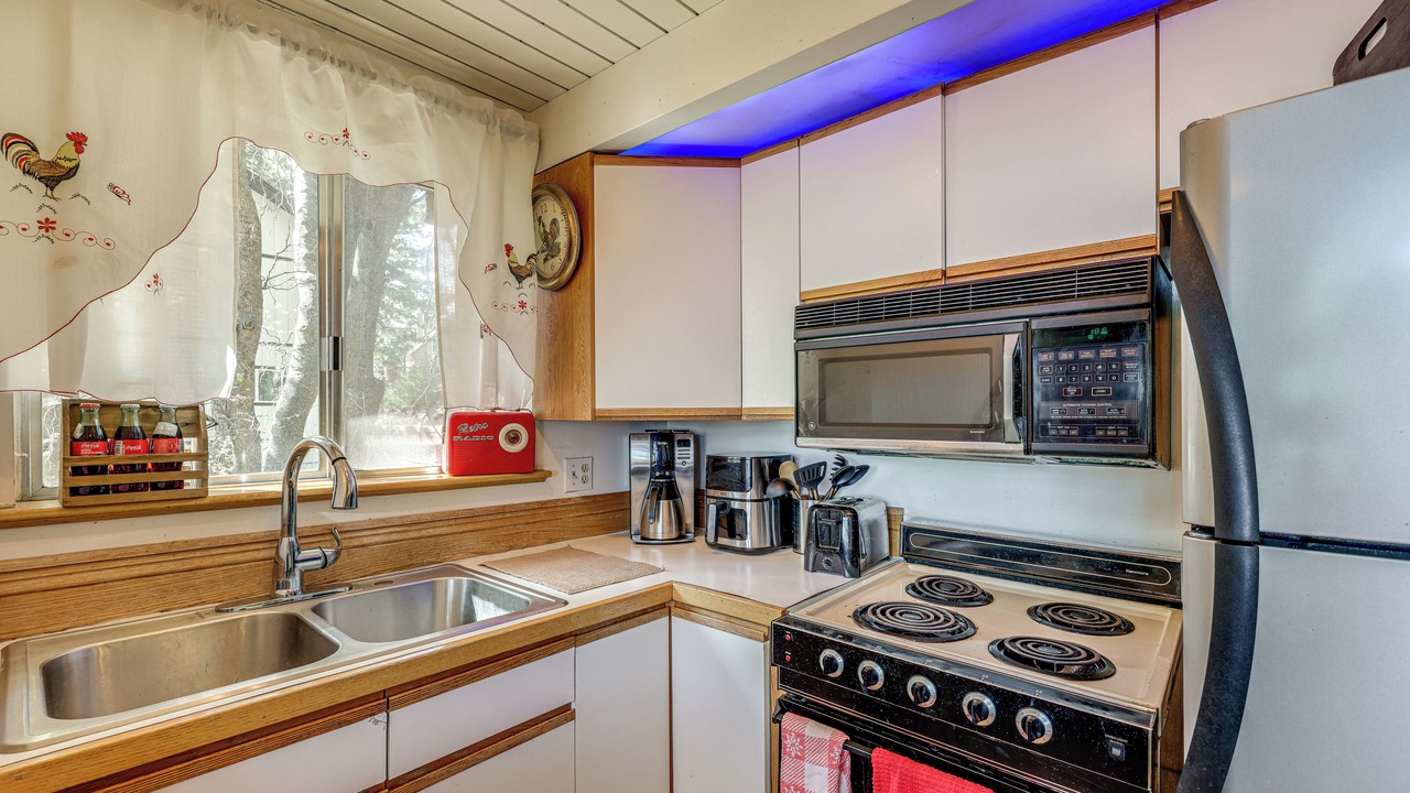 Photo of Kitchen in Running Springs