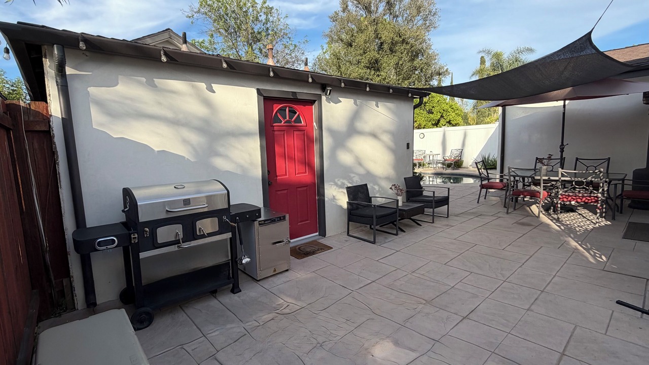 Photo of Outdoor in Valley Glen
