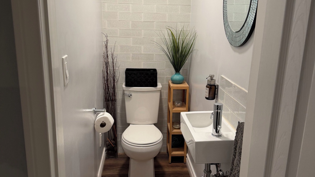 Photo of Bathroom in Valley Glen