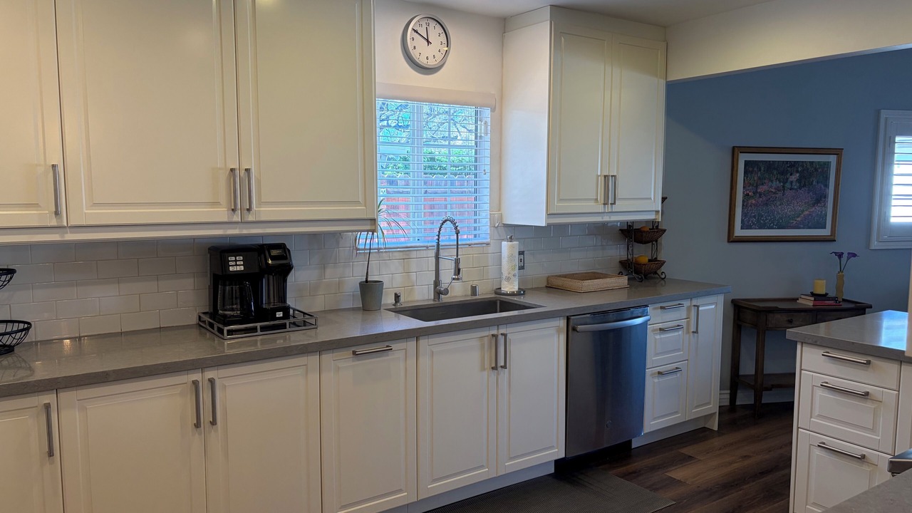 Photo of Kitchen in Valley Glen