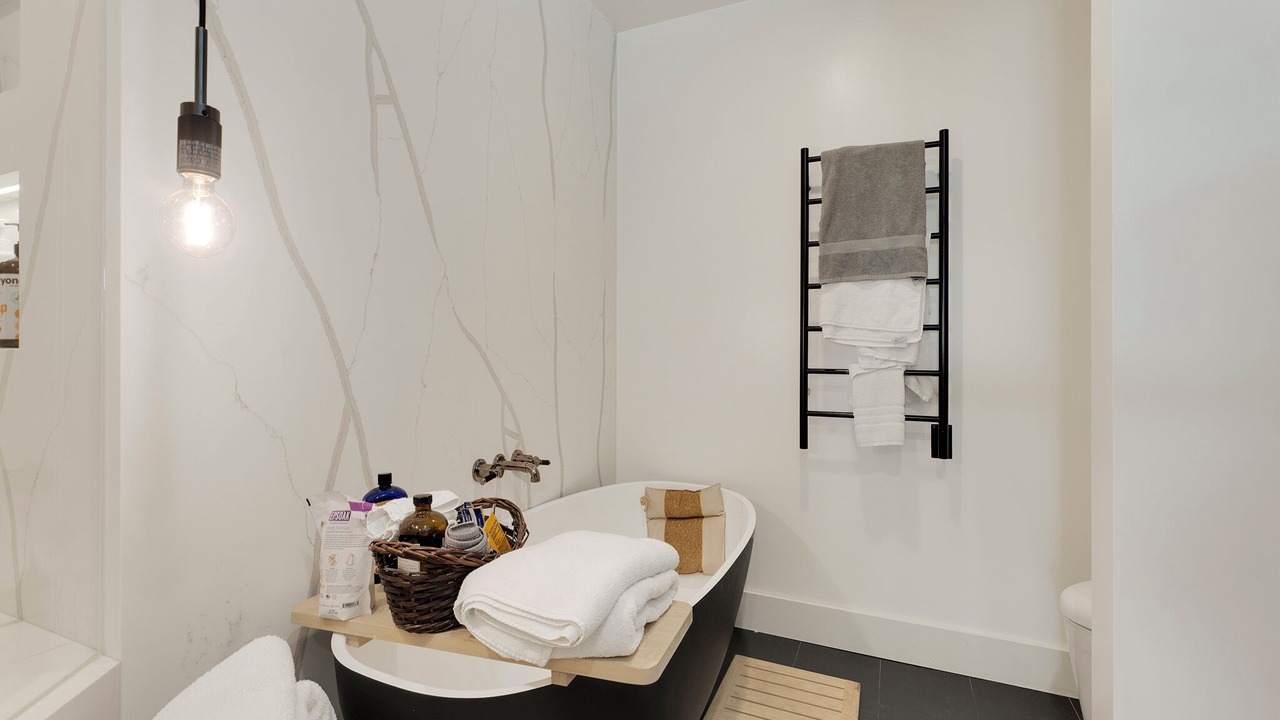 Photo of Bathroom in Woodland Hills