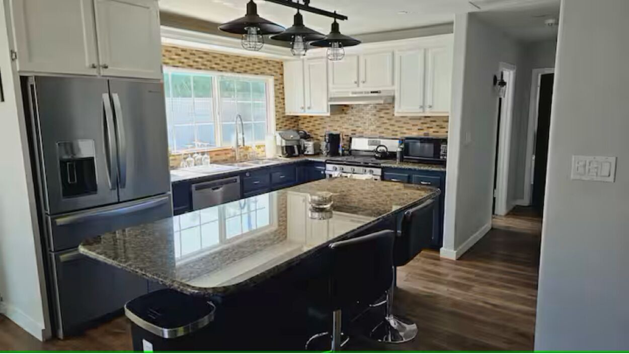 Photo of Kitchen in Valley Glen