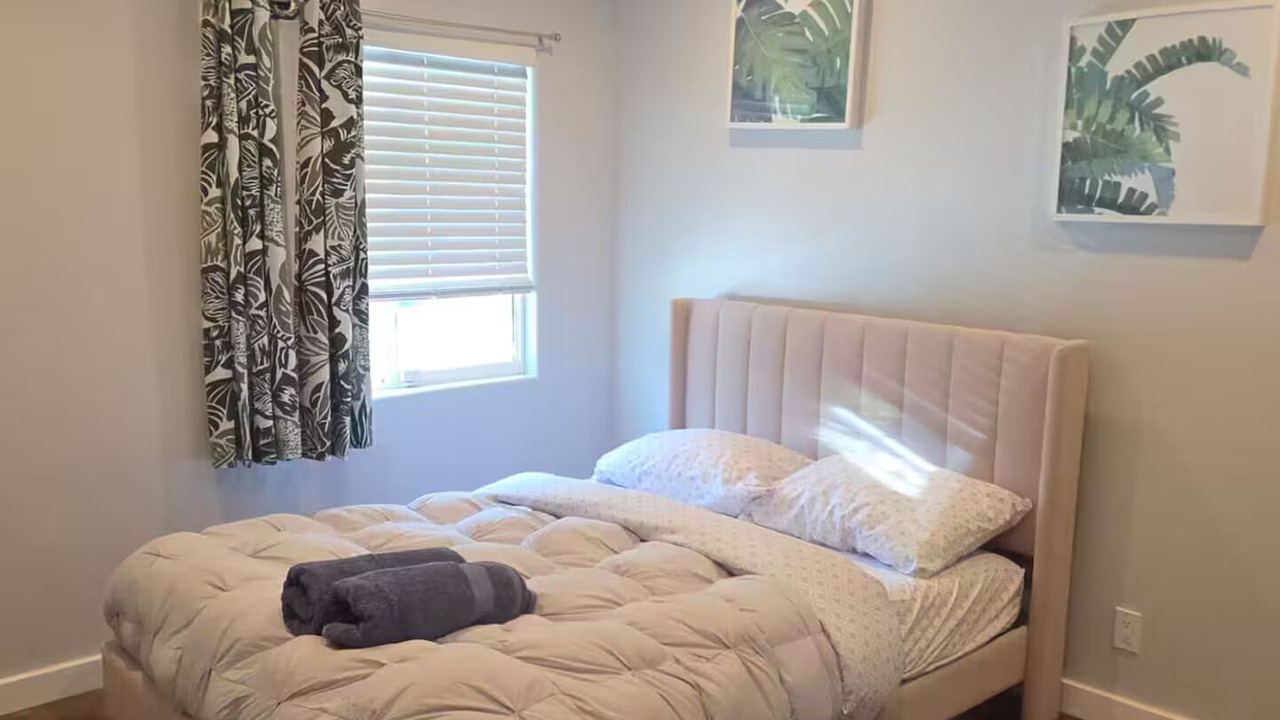 Photo of Bedroom in Valley Glen