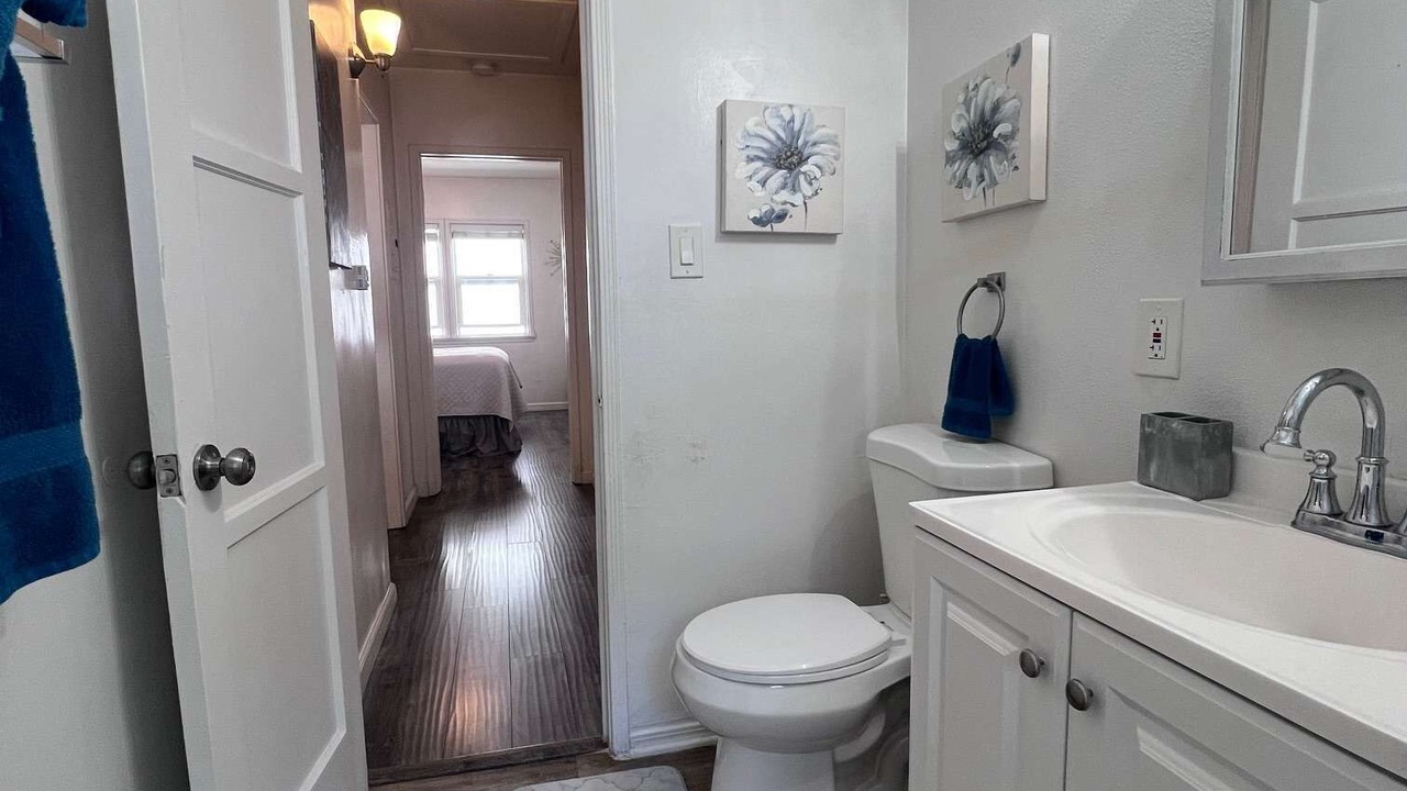Photo of Bathroom in Sherman Oaks