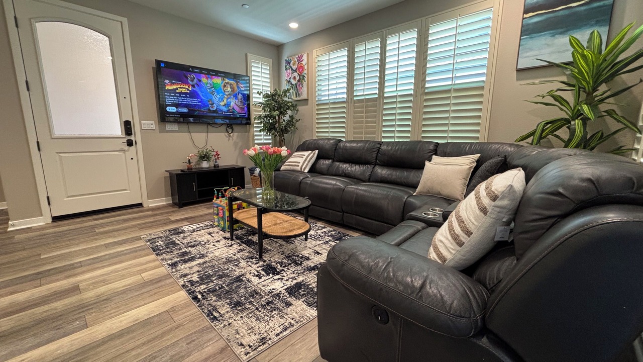 Photo of Livingroom in Cypress Village
