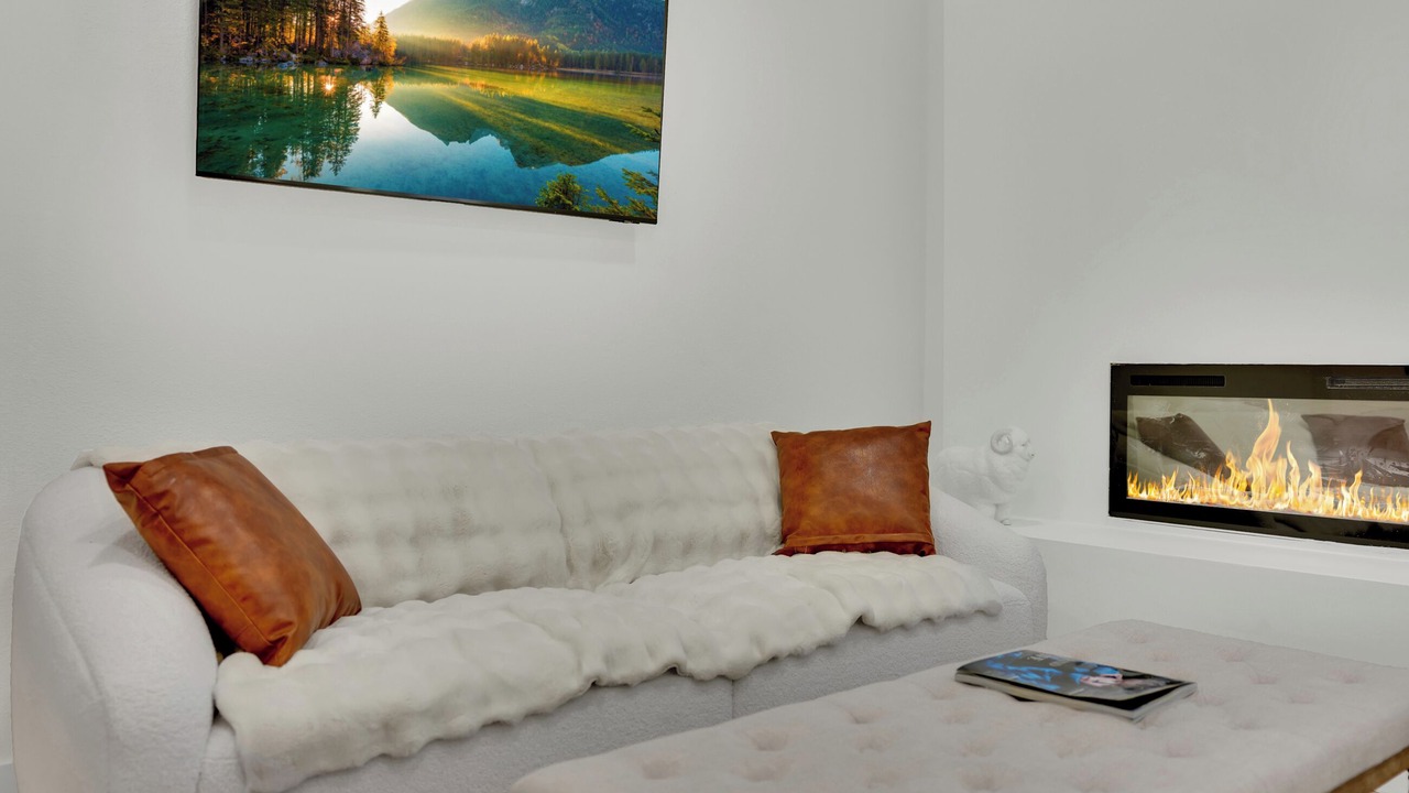 Photo of Livingroom in Enterprise