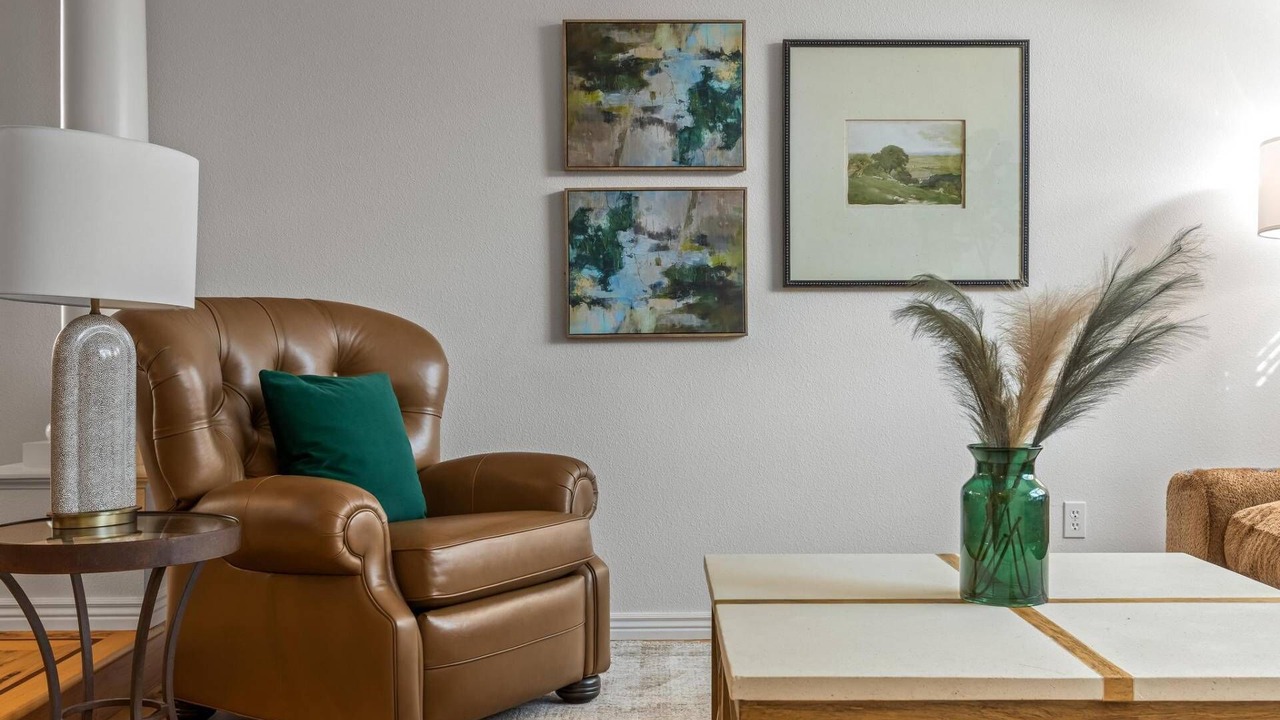 Photo of Livingroom in Eagle