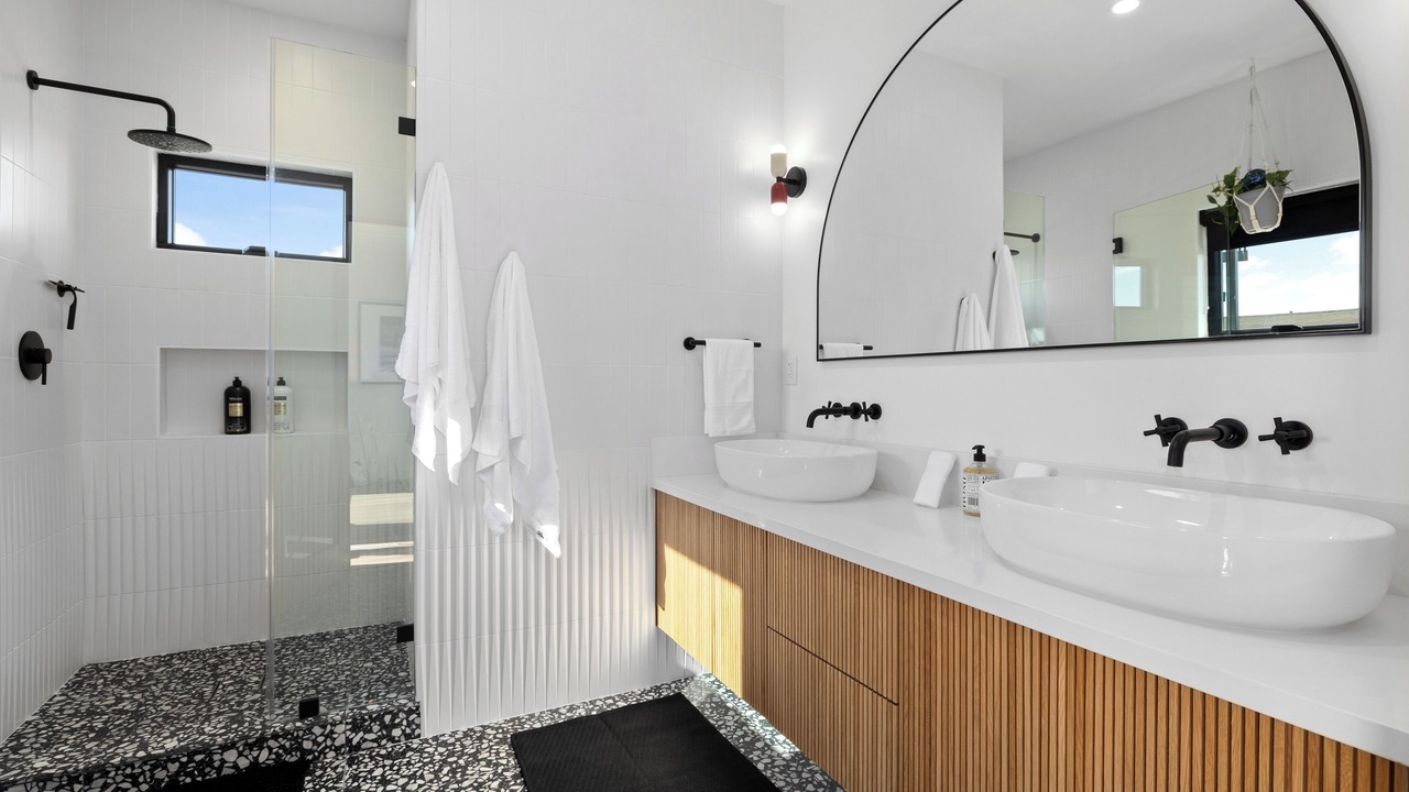 Photo of Bathroom in Historic Filipinotown