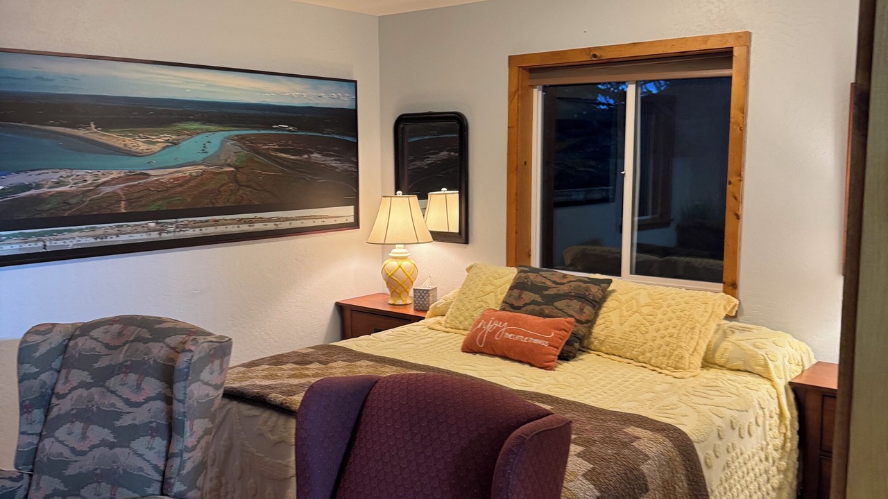 Photo of Bedroom in Kachemak