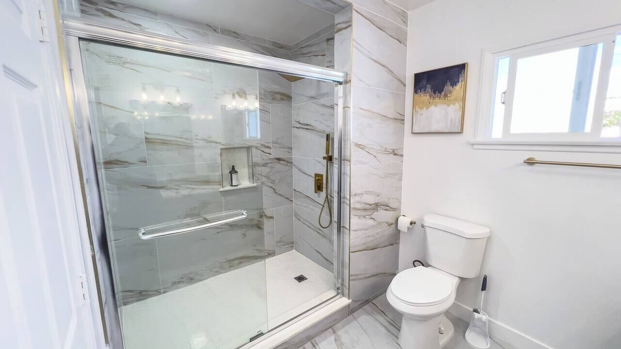 Photo of Bathroom in Belmont Shore