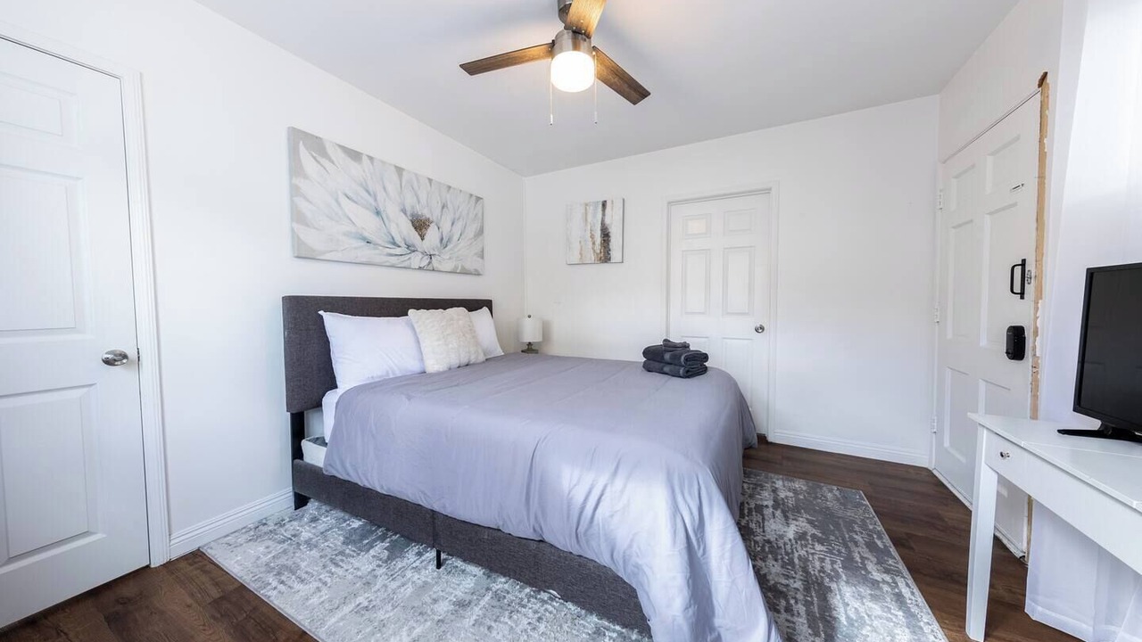 Photo of Bedroom in Belmont Shore