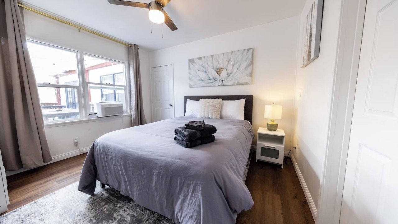 Photo of Bedroom in Belmont Shore