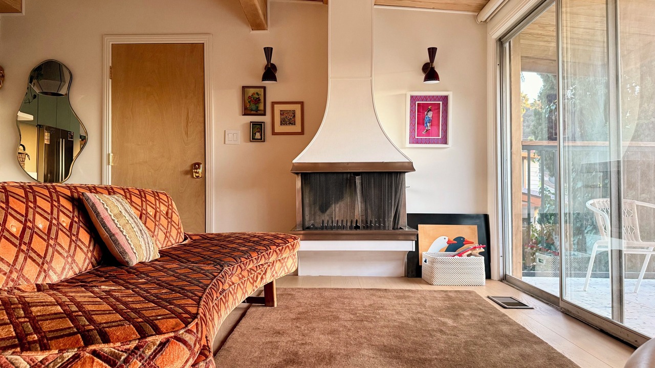 Photo of Livingroom in Chevy Chase