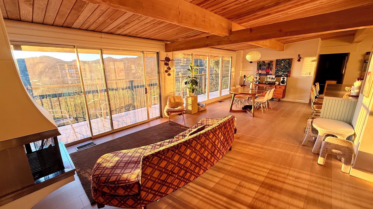 Photo of Livingroom in Chevy Chase