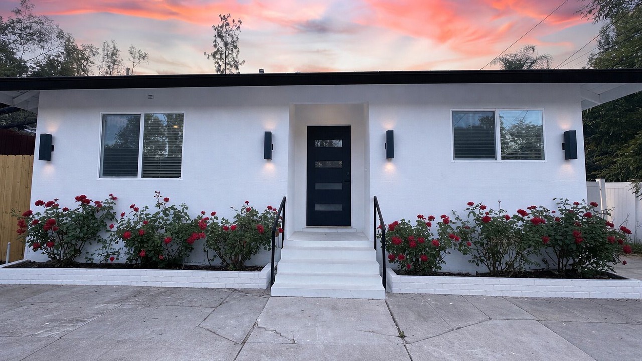 Photo of Outdoor in Woodland Hills