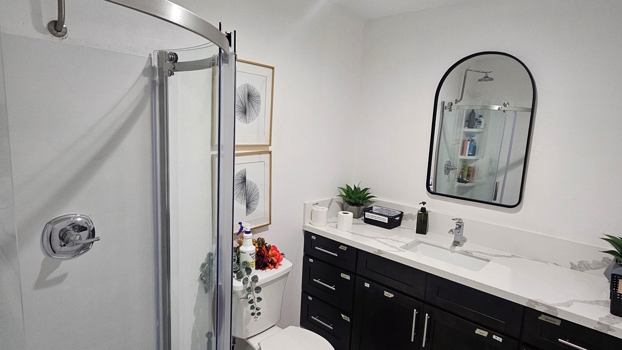 Photo of Bathroom in Valley Glen