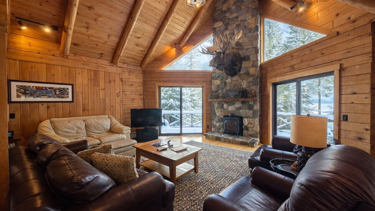 Photo of Livingroom in Greenville Junction