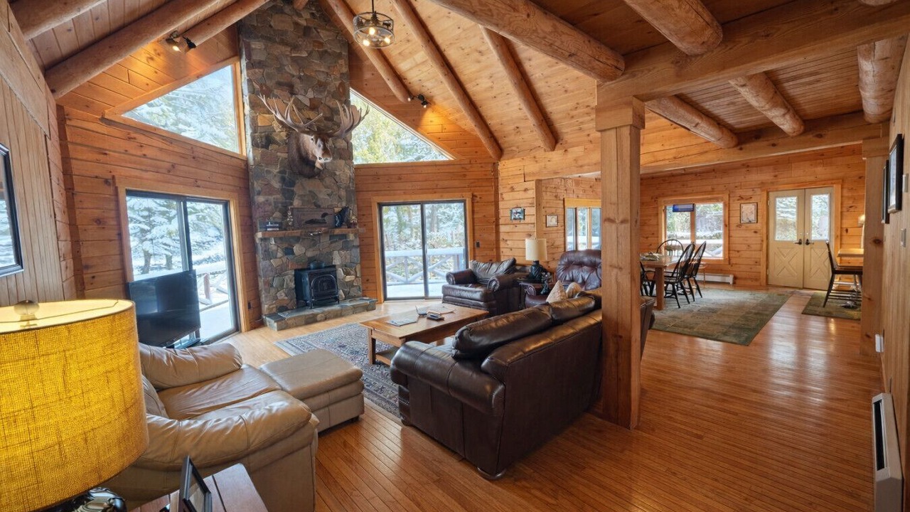 Photo of Livingroom in Greenville Junction
