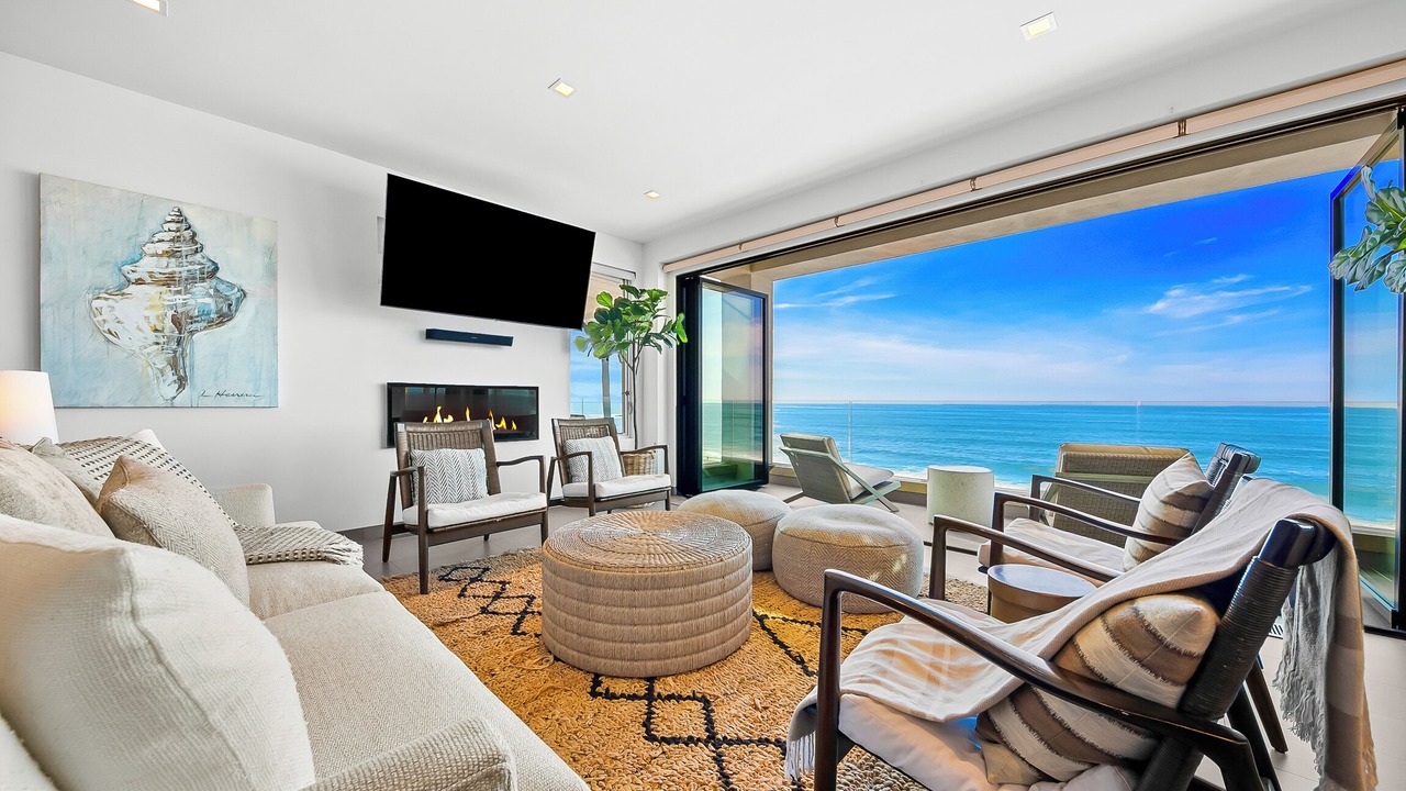 Photo of Livingroom in Beach Barber Tract