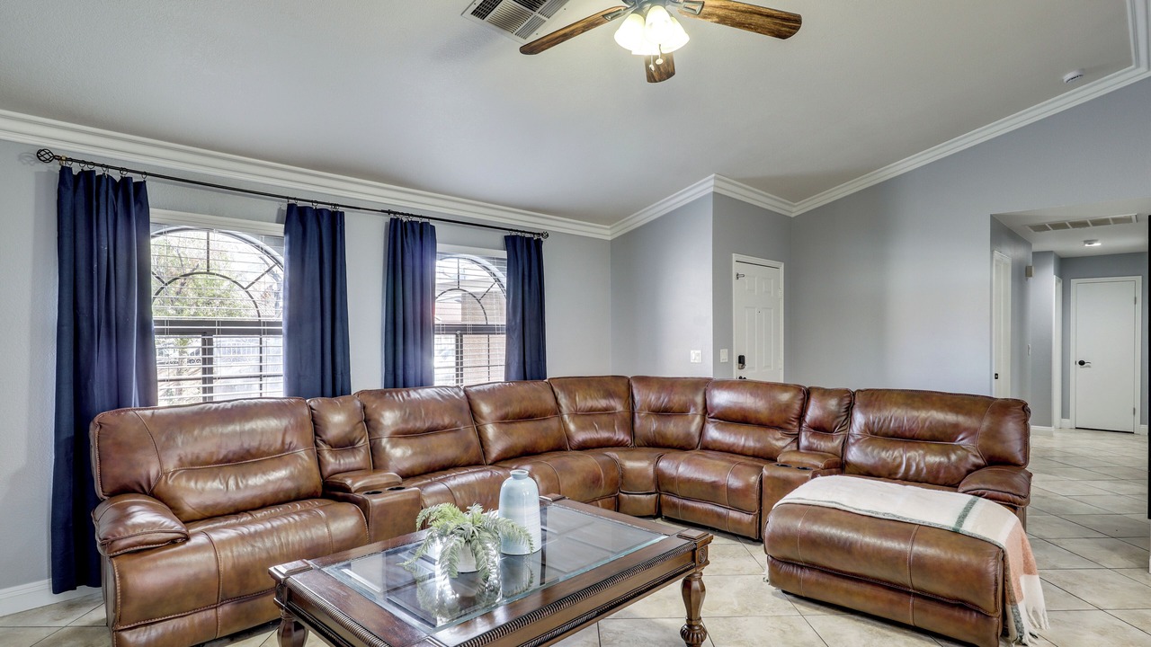 Photo of Livingroom in Sunrise Manor