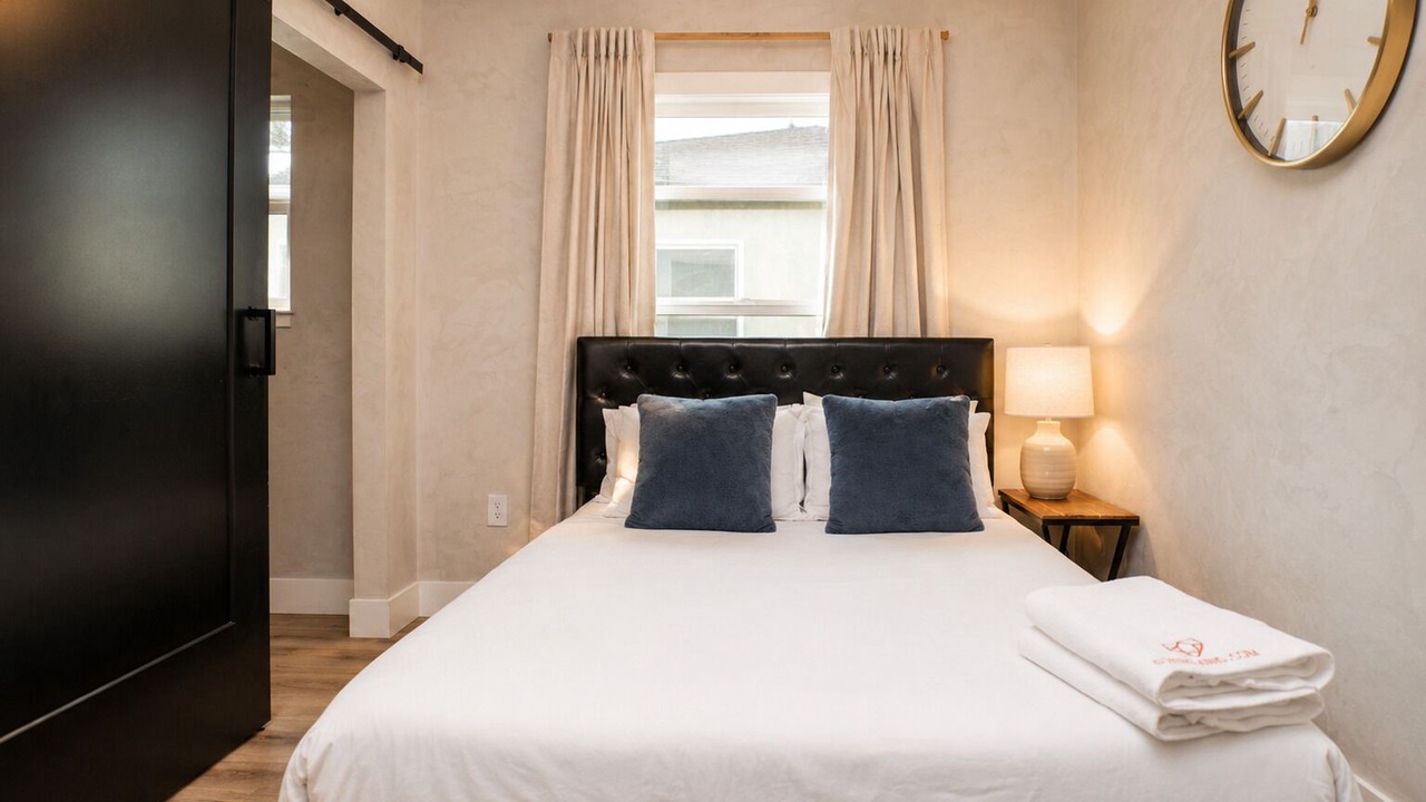 Photo of Bedroom in Burbank