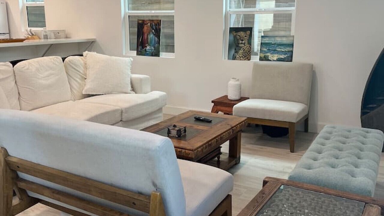 Photo of Livingroom in Woodland Hills