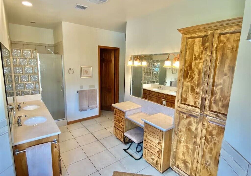 Photo of Bathroom in Big Bear Lake