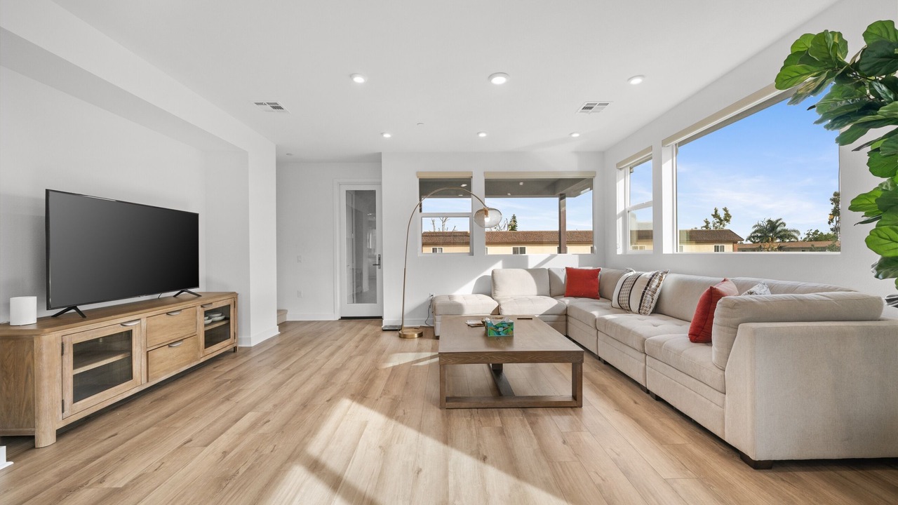 Photo of Livingroom in Tustin