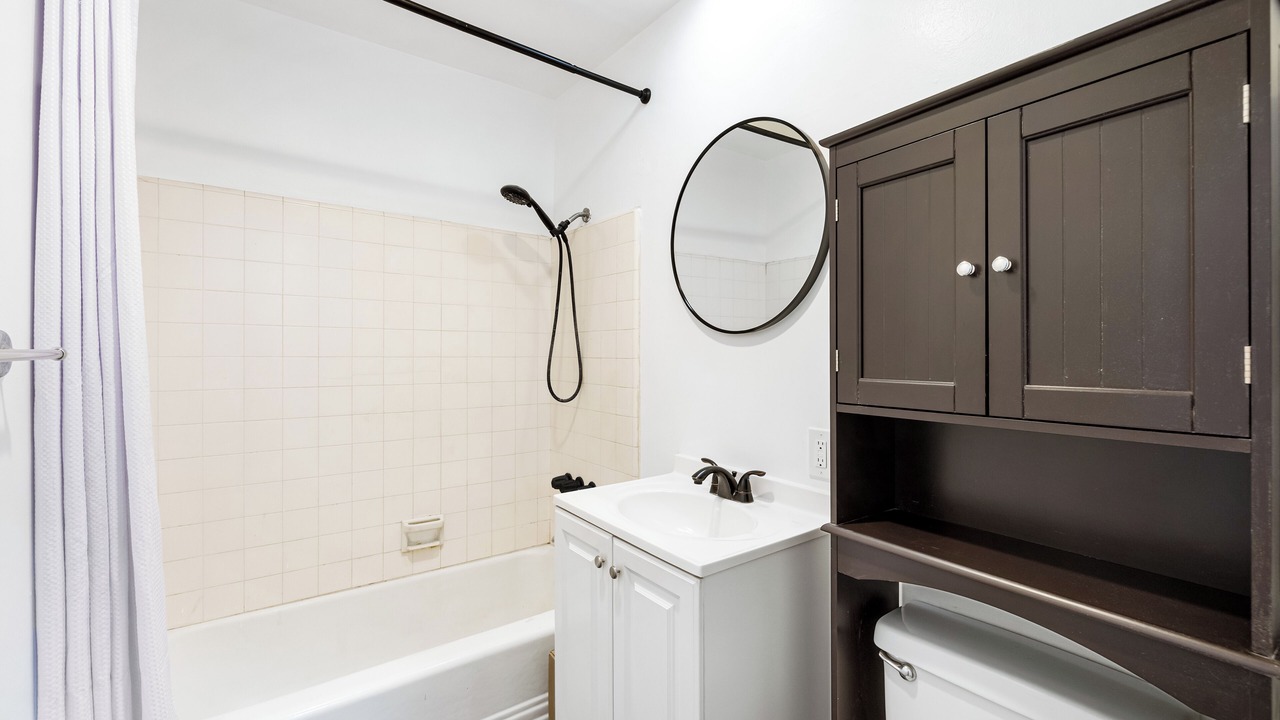 Photo of Bathroom in Orange