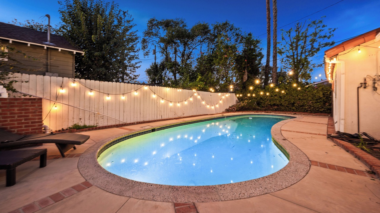Photo of Outdoor in Woodland Hills